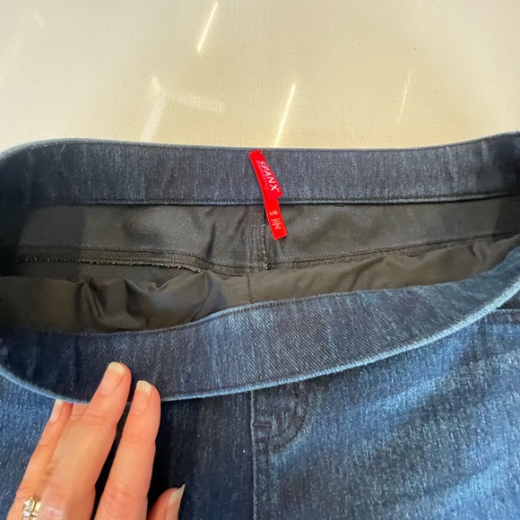 $148 SPANX Jeanish Leggings premium denim flatterfit indigo 27” inseam small - Picture 9 of 16